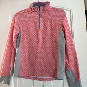 Mountain hardwear pullover size small EUC